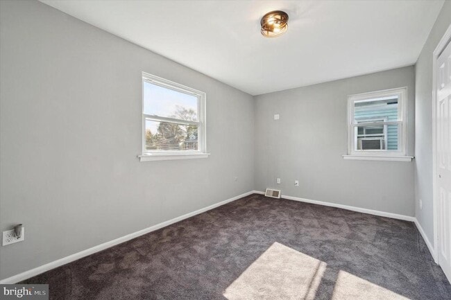 Building Photo - 725 Mt Vernon Ave