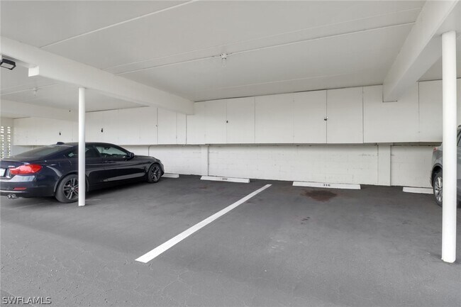 Building Photo - 220 Seaview Ct