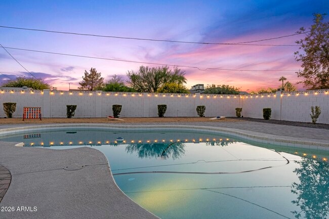 Building Photo - 8513 E Indianola Ave