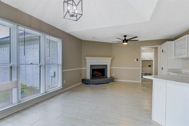 Building Photo - 1937 Ada Ln