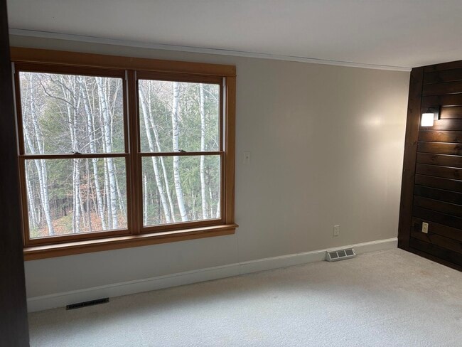 Building Photo - 290 Glen Ledge Rd