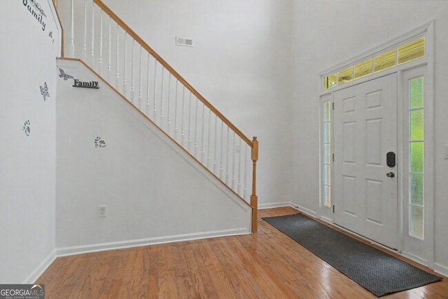 Building Photo - 255 Squire Ln
