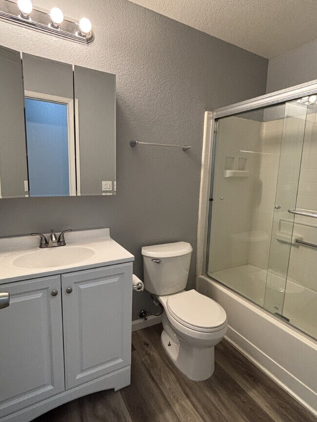 Building Photo - Cute, Well Maintained 3 Bedroom Home