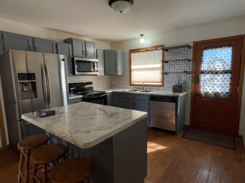 Building Photo - 1610 N Hume Ave