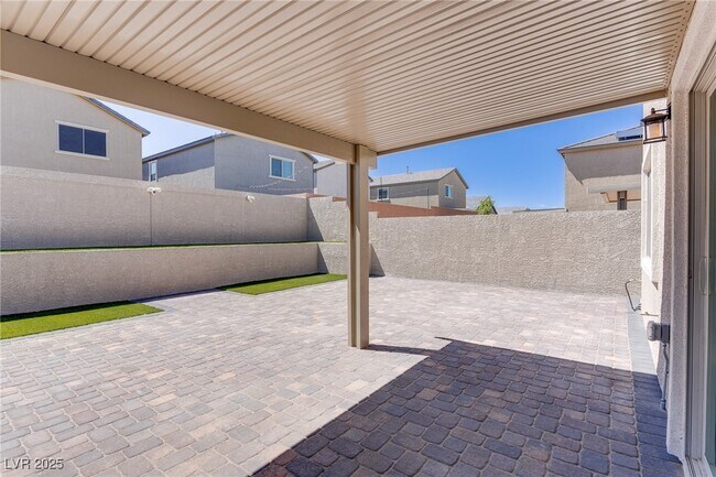 Building Photo - 9539 Wayfarer Seek Ct