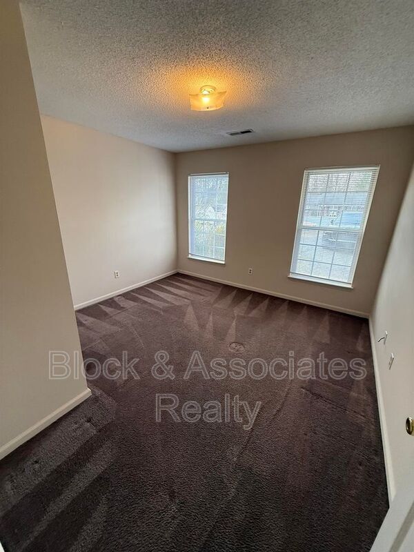 Building Photo - 1109 Timbal Ct