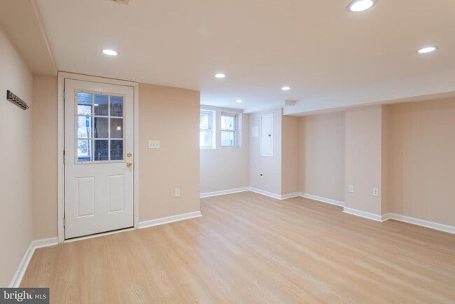 Building Photo - 1459 Chapin St NW