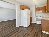 Building Photo - 533 W 20th St