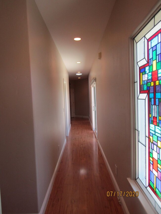 Building Photo - Orcutt Single Story Private Entry Granny Unit