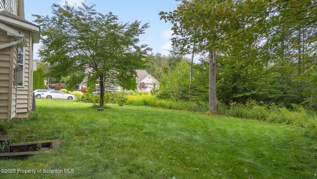 Building Photo - 32 Pine Tree Dr