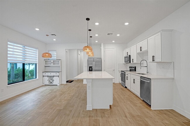 Building Photo - 8355 NW 7th Pl