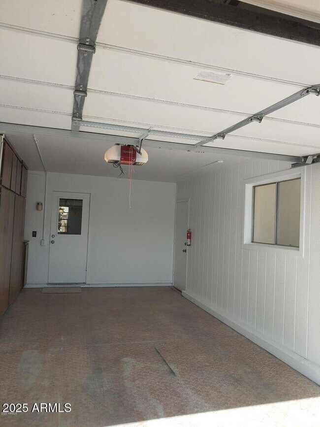 Building Photo - 17237 N 106th Ave
