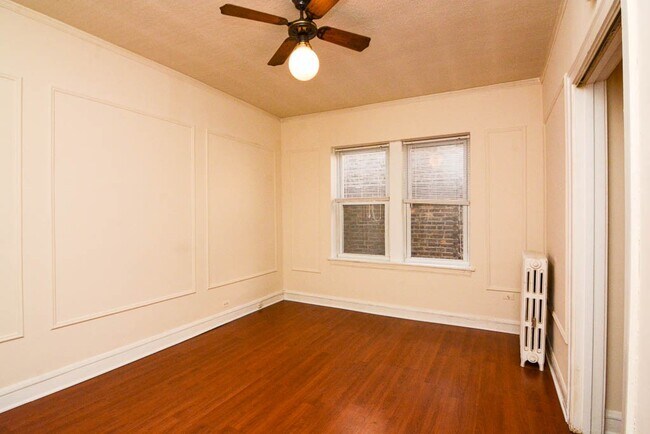 Building Photo - 2832 N Burling St