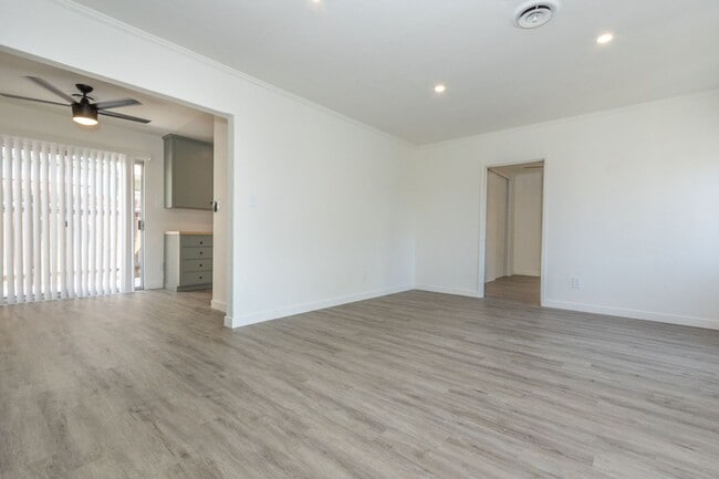 Building Photo - Newly Remodeled 3Bd/2Ba Home in North Pacific Beach Just Blocks From Tourmaline Surf Beach!