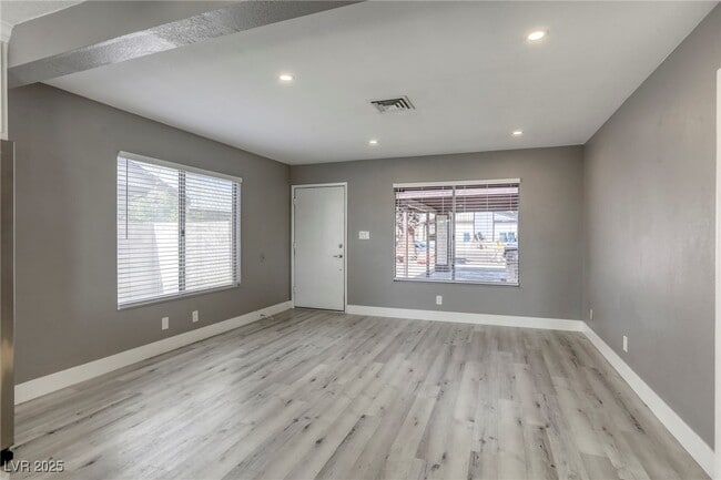 Building Photo - 4456 Bramblewood St