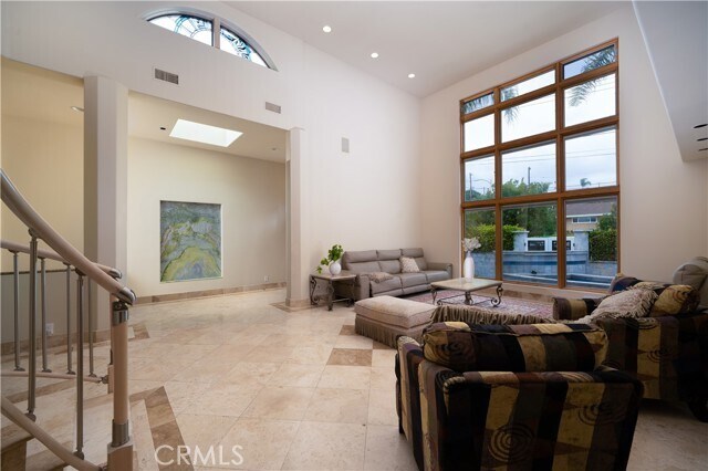 Building Photo - 1733 Vallecito Dr