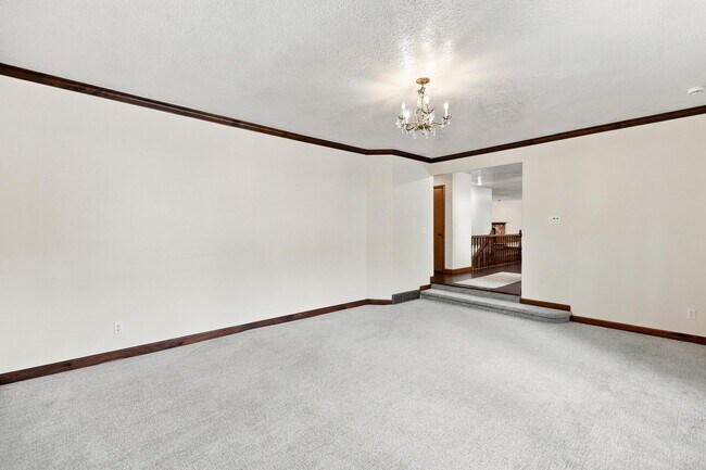 Building Photo - 650 Canyon Rd