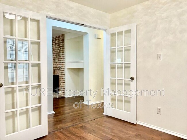 Building Photo - 2306 Kuykendall Dr