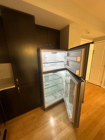 Refrigerator. - 440 L St NW