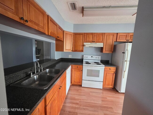 Building Photo - 5615 San Juan Ave