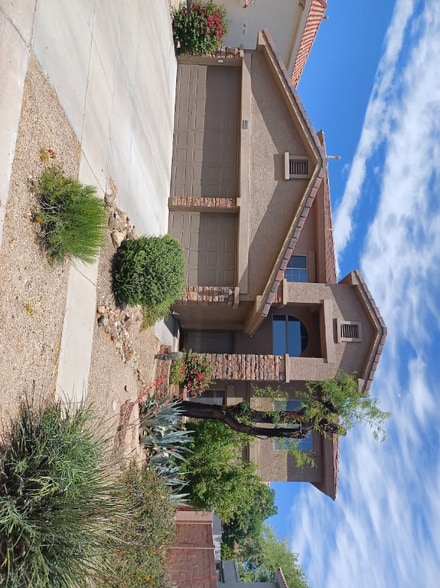 Building Photo - 2534 W Tumbleweed Dr