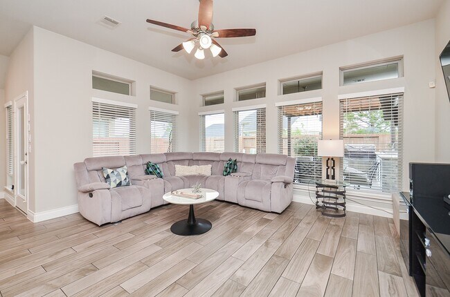 Building Photo - 4515 Primrose Valley Ln
