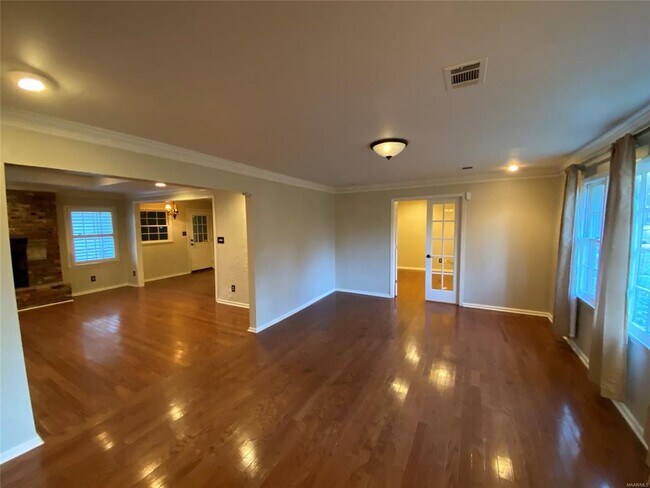 Building Photo - 2439 Hermitage Dr
