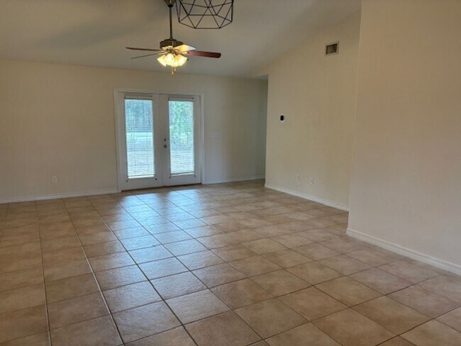 Building Photo - 1833 Sundown Dr