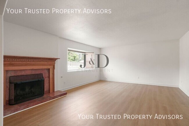 Building Photo - 151 Bonita Pl