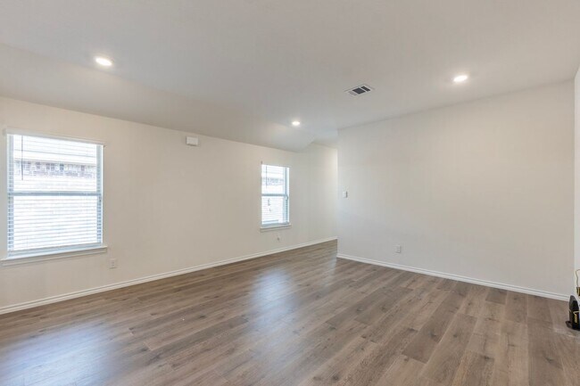 Building Photo - 2008 Bailer Wy