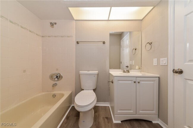 Building Photo - 3767 Acorn St