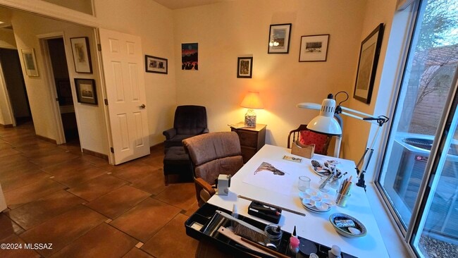 Building Photo - 14770 N Windshade Dr