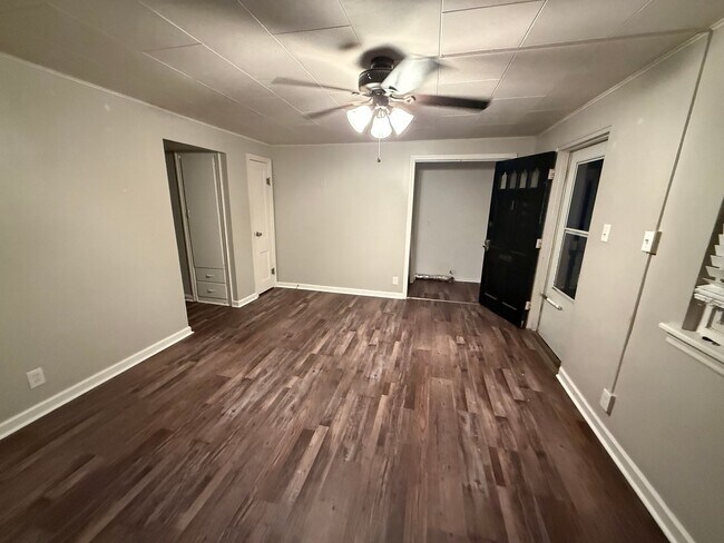 Building Photo - 861 N 11th St