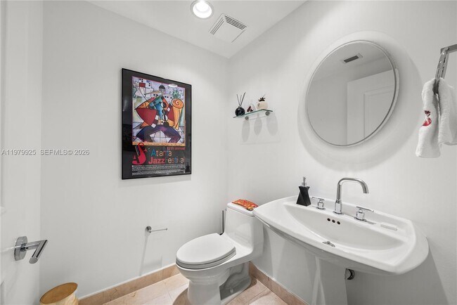 Building Photo - 781 Crandon Blvd