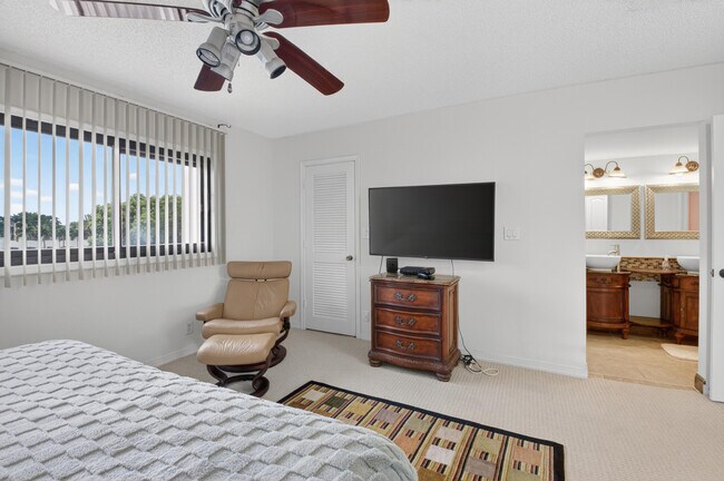 Building Photo - 3604 Bridgewood Dr