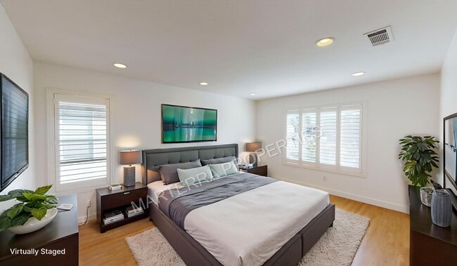 Building Photo - Beautiful 3 Bedroom Home