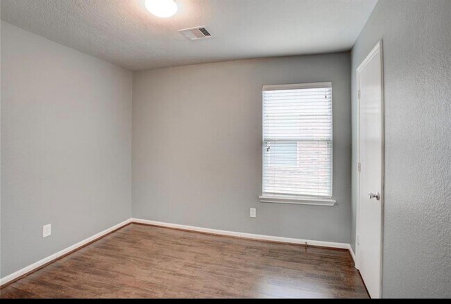 Building Photo - 16407 Grants Manor Ct