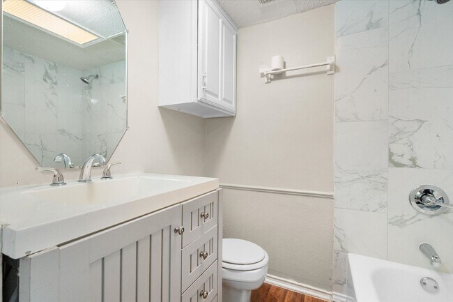 Building Photo - 311 Kings Way Dr