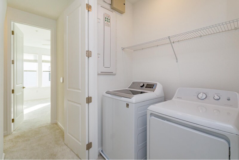 Building Photo - 2353 Brix St