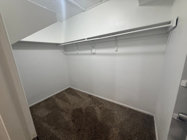 Building Photo - 32 Del Tara Dr