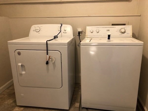 Building Photo - 93 Main St