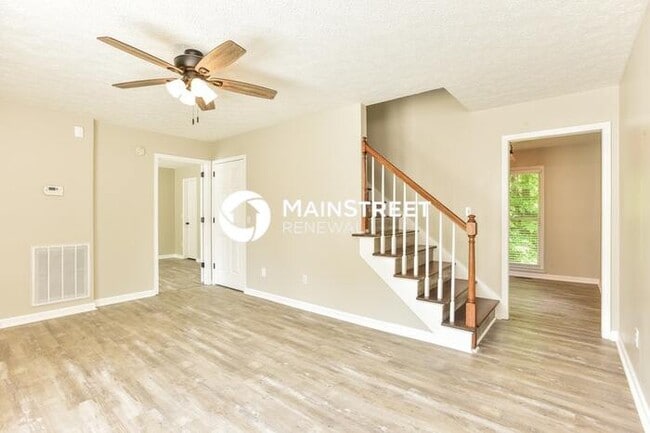 Building Photo - 3 Bedroom Pet-Friendly Home in FAIRVIEW, TN with Main Street Renewal