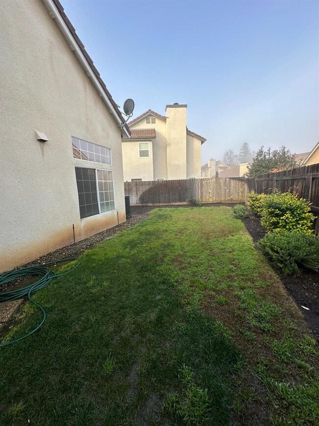 Building Photo - 273 W Cromwell Ave