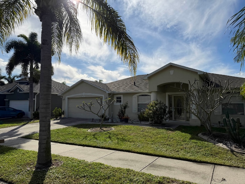 Building Photo - 1743 Laramie Cir