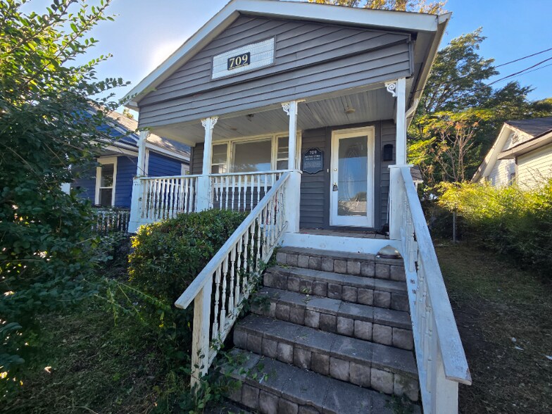 Primary Photo - 709 N 11th St