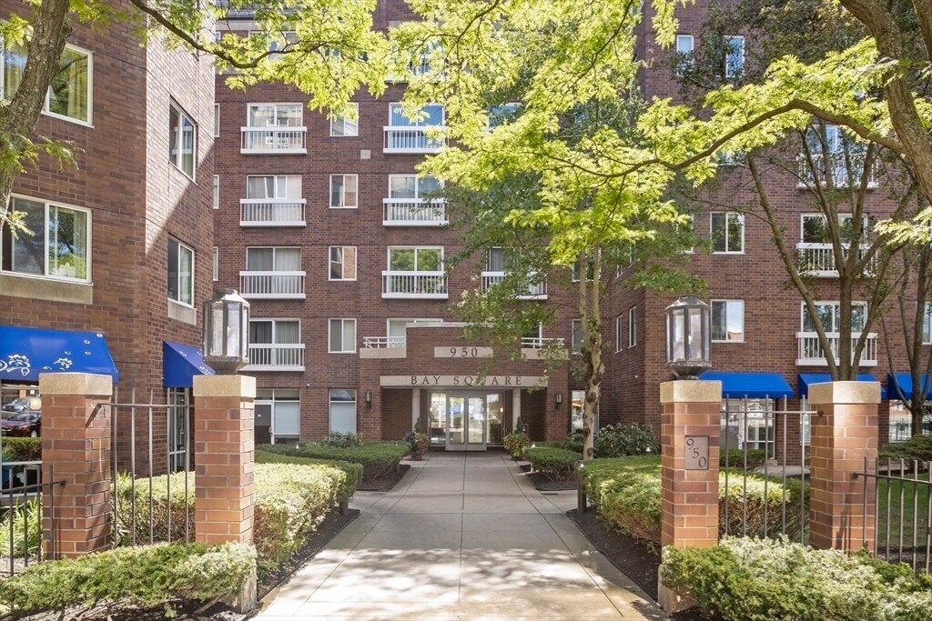Building Photo - 950 Massachusetts Ave