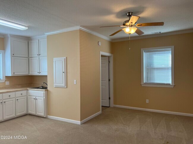 Building Photo - 110 Bragg St