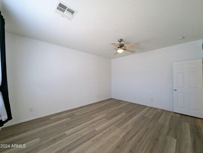 Building Photo - 1530 E Branham Ln