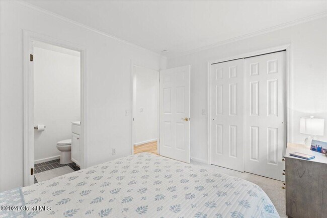 Building Photo - 12 Vallera Rd