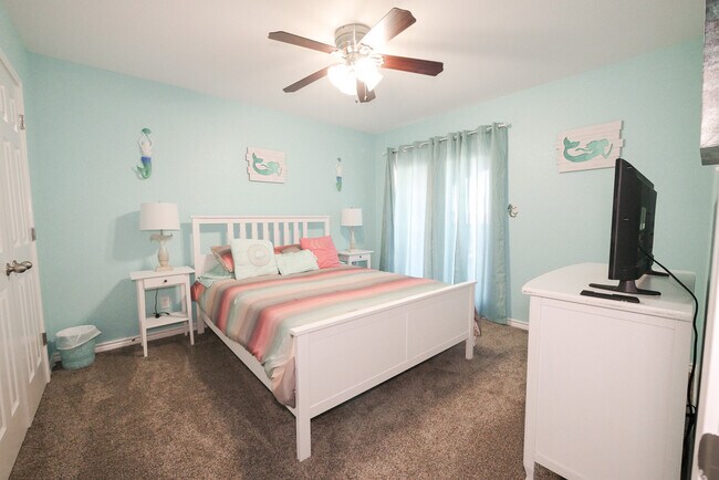 Building Photo - 15433 Cruiser St